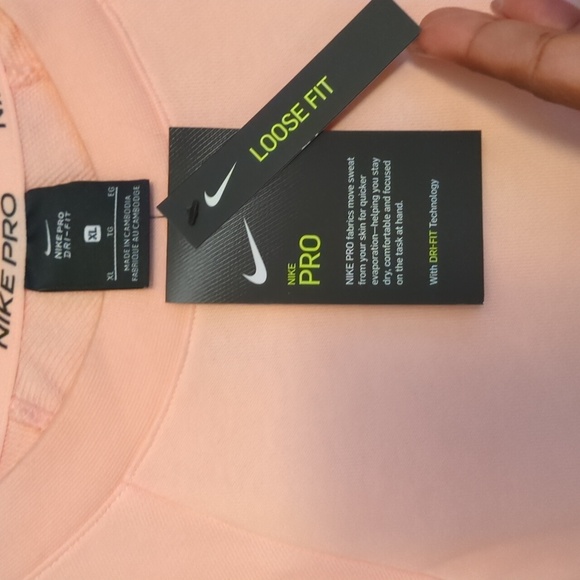 NWT Nike Pro Dri-fit XL Pink Sweater - Picture 3 of 7